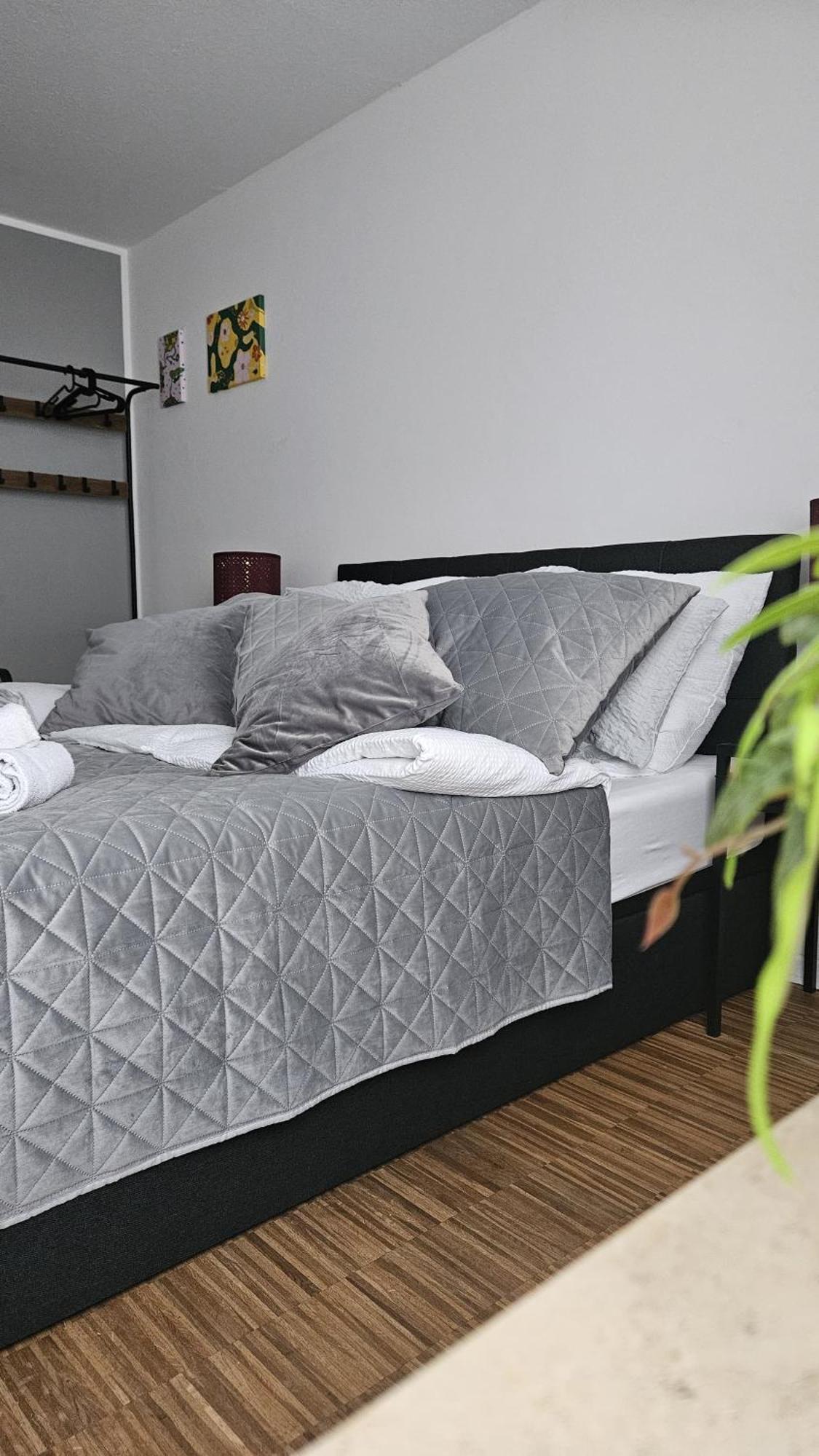 80 M2 Moderne Und Zentrale Wohnung In Hannover Mit Eigenem Parkplatz Zewnętrze zdjęcie